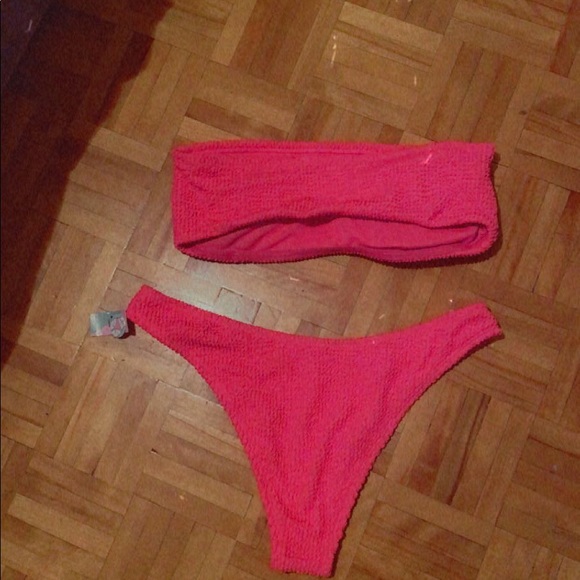 Fuchsia pink two pieces bikkini - Picture 2 of 2